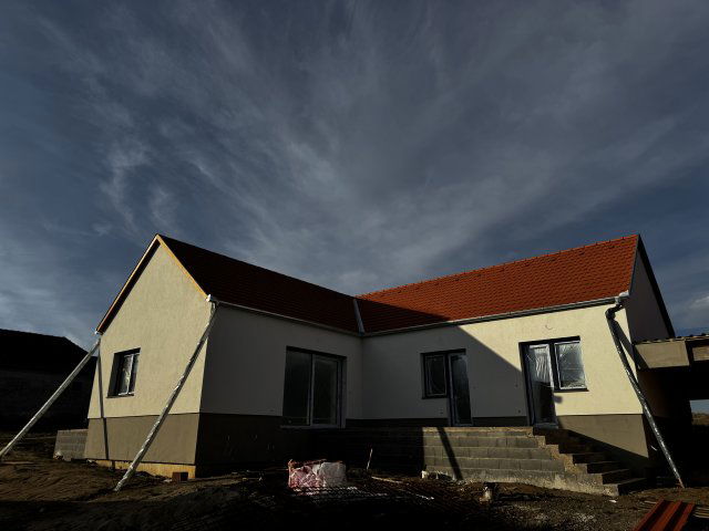 Eladó családi ház, Nagykozáron, Hunyadi utcában 123.9 M Ft