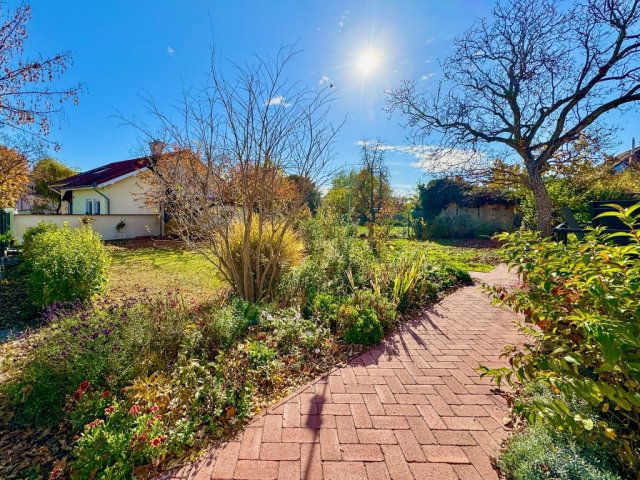 Eladó családi ház, Budapesten, XVIII. kerületben 142.9 M Ft