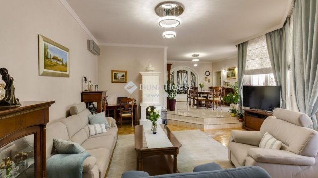 Eladó családi ház, Hajdúszoboszlón 175 M Ft, 7 szobás