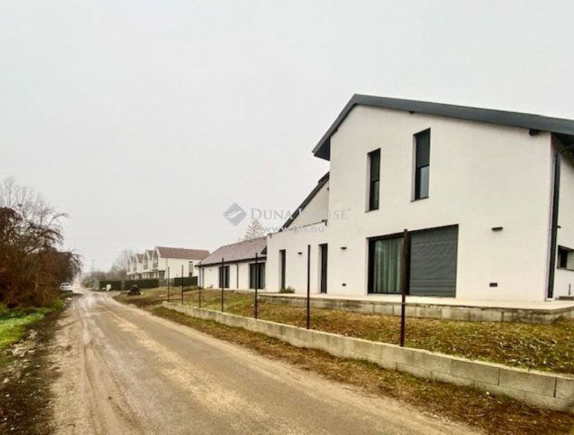 Eladó telek, Budakalászon 120 M Ft / költözzbe.hu