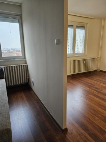 Eladó panellakás, Szolnokon, Móra Ferenc úton 29.9 M Ft