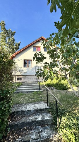Eladó családi ház, Szentendrén 150 M Ft, 4 szobás