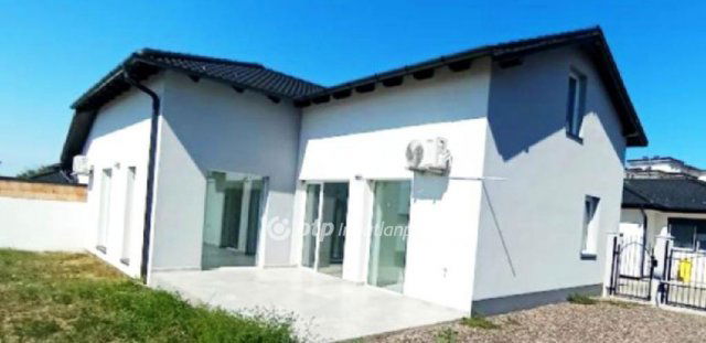 Eladó családi ház, Gyöngyösön 80.5 M Ft, 3+1 szobás