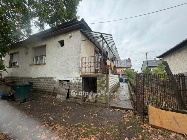 Eladó családi ház, Ongán 30.99 M Ft, 3 szobás