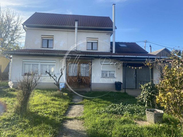 Eladó családi ház, Pécsett 42 M Ft, 1+2 szobás