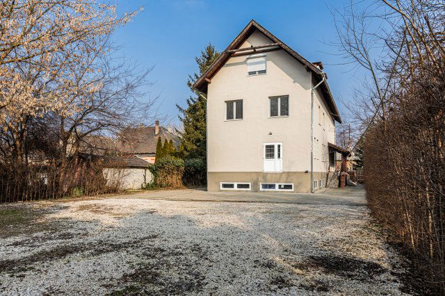 Eladó családi ház, Budapesten, XV. kerületben 289 M Ft, 8 szobás