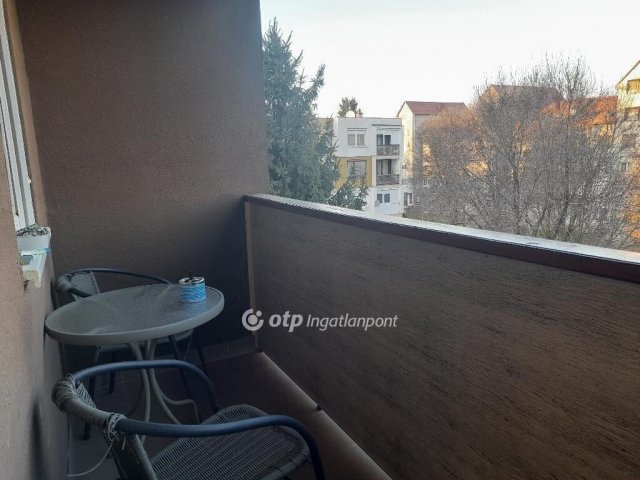 Eladó panellakás, Záhonyon 27.5 M Ft, 2 szobás