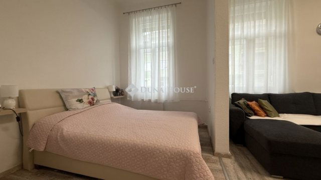 Eladó téglalakás, Szombathelyen 31.7 M Ft, 2 szobás