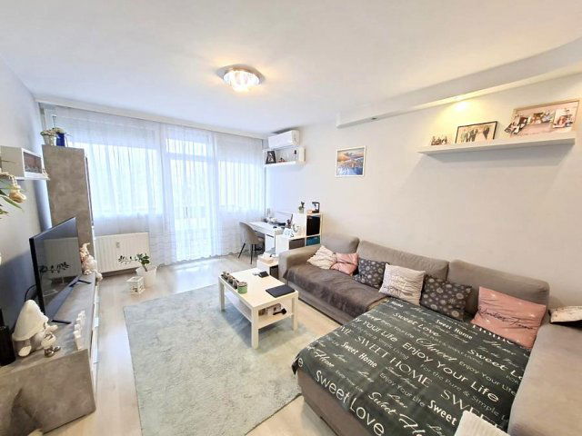 Eladó panellakás, Budapesten, XVI. kerületben, Jókai Mór utcában