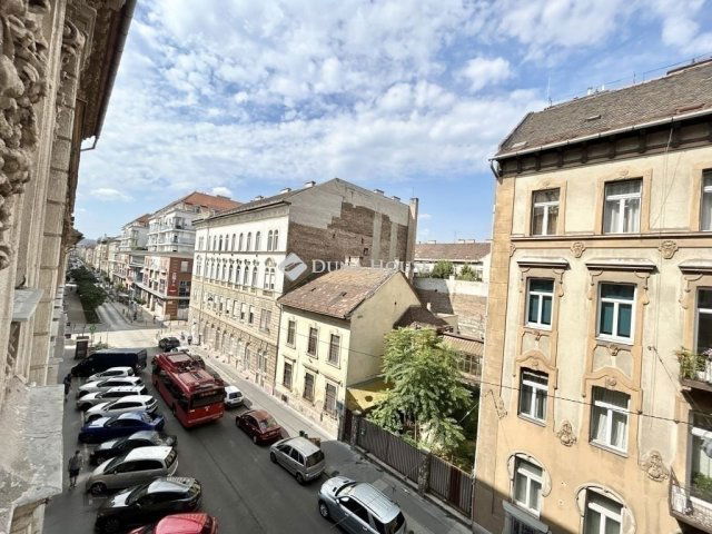 Eladó téglalakás, Budapesten, VII. kerületben 84.9 M Ft