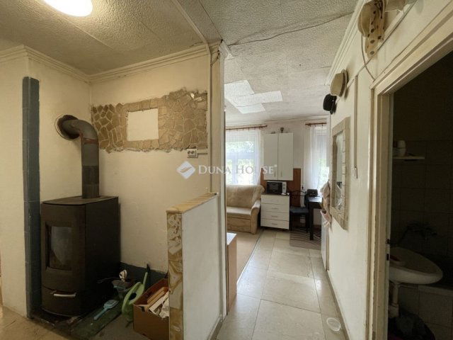 Eladó téglalakás, Nyergesújfaluban 23.9 M Ft, 2 szobás