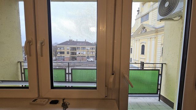 Kiadó téglalakás, albérlet, Gyulán, Városház utcában