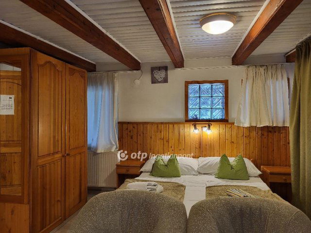 Eladó téglalakás, Hévízen 116 M Ft, 6 szobás