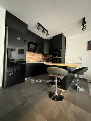 Eladó téglalakás, Budapesten, XIV. kerületben 147 M Ft, 3 szobás