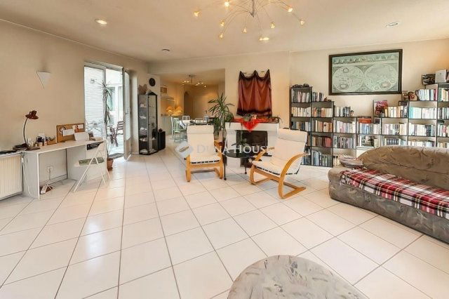 Eladó családi ház, Budapesten, XVI. kerületben 215 M Ft