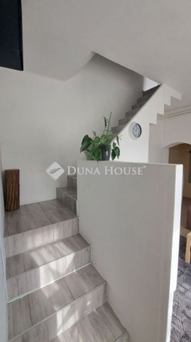 Eladó családi ház, Vecsésen 79.9 M Ft, 4 szobás