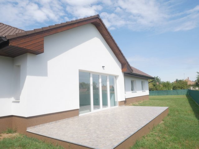 Eladó családi ház, Albertirsán 98 M Ft, 4 szobás