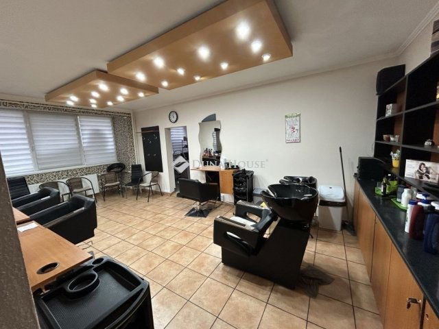 Eladó panellakás, Dunaújvárosban 39.9 M Ft, 3 szobás