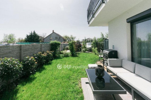 Eladó téglalakás, Érden 109.7 M Ft, 2+1 szobás