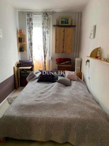 Eladó panellakás, Pécsett 42.9 M Ft, 2 szobás