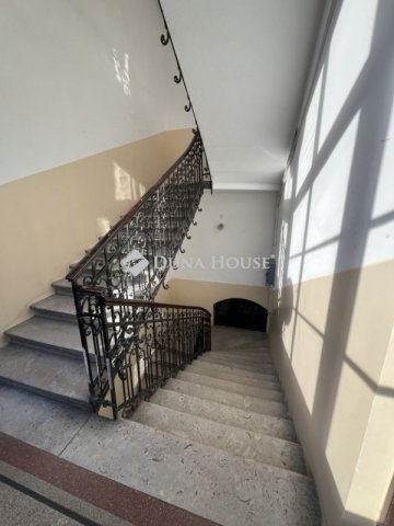 Eladó téglalakás, Budapesten, II. kerületben 72.9 M Ft, 1 szobás