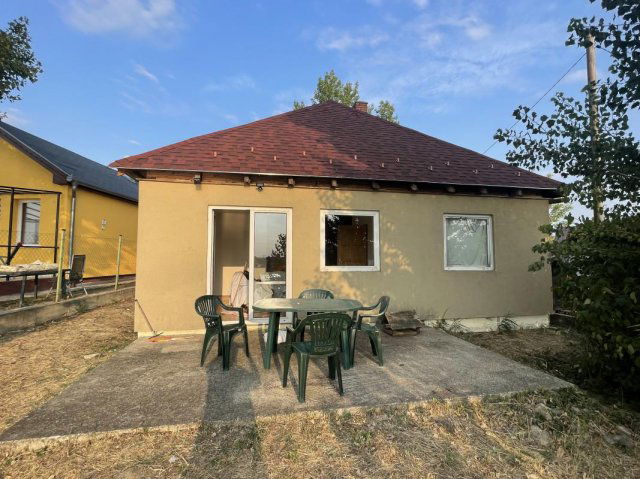 Eladó családi ház, Szigetszentmiklóson 54.9 M Ft, 4 szobás