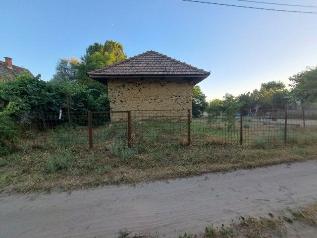 Eladó mezogazdasagi ingatlan, Pilisen 2.9 M Ft