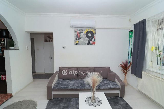 Eladó családi ház, Tökölön 65 M Ft, 3 szobás