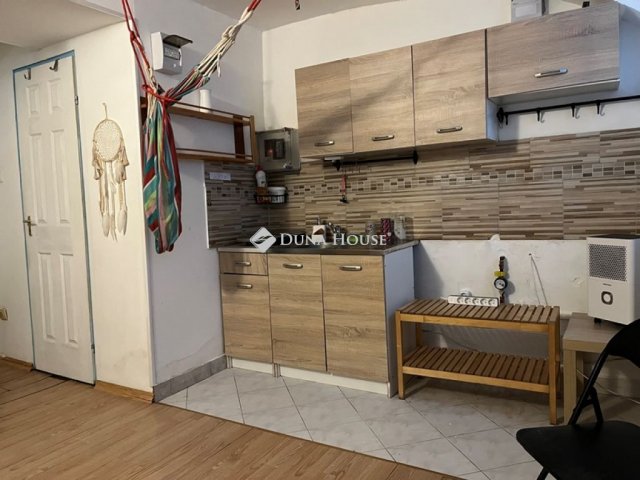 Eladó ipari ingatlan, Budapesten, XIII. kerületben 27 M Ft