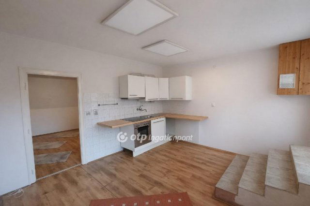 Eladó téglalakás, Budapesten, XIV. kerületben 35.65 M Ft