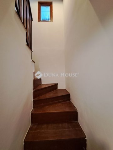 Eladó családi ház, Baján 69 M Ft, 5 szobás