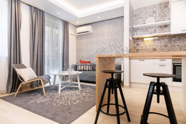 Kiadó téglalakás, albérlet, VIII. kerületben, Práter utcában