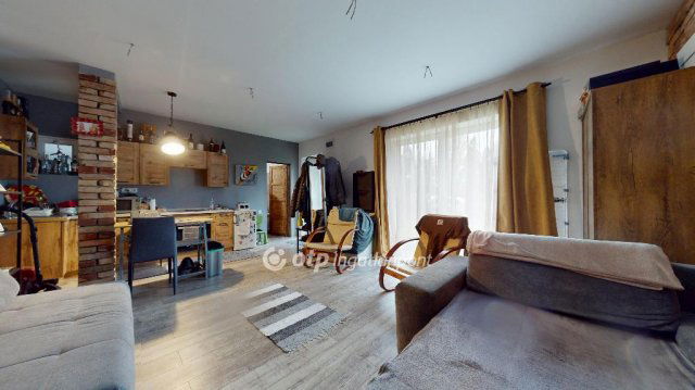 Eladó ikerház, Kazincbarcikán 32.5 M Ft, 1 szobás