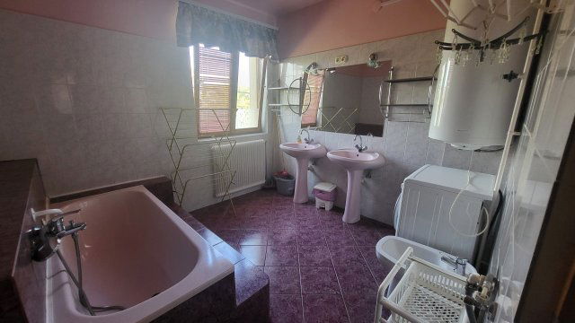 Eladó hotel, Egerben 150 M Ft, 8 szobás / költözzbe.hu