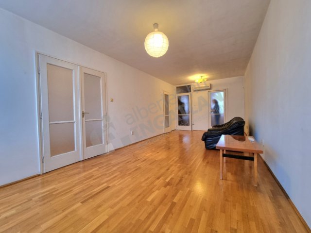 Kiadó téglalakás, albérlet, V. kerületben, Semmelweis utcában