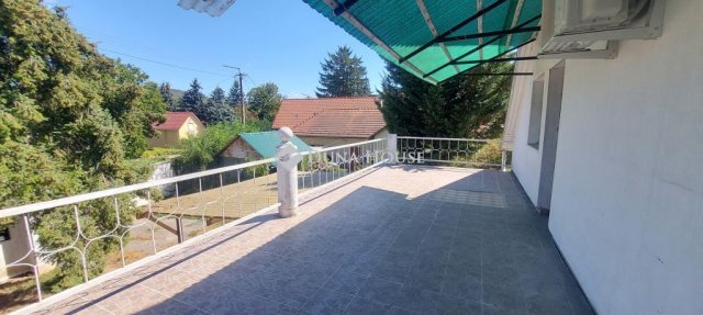 Eladó családi ház, Budapesten, II. kerületben 192 M Ft, 7 szobás