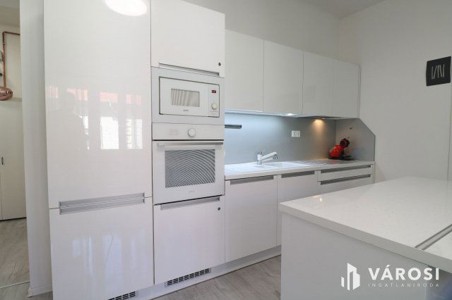 Kiadó téglalakás, albérlet, Szegeden 390 E Ft / hó, 4 szobás
