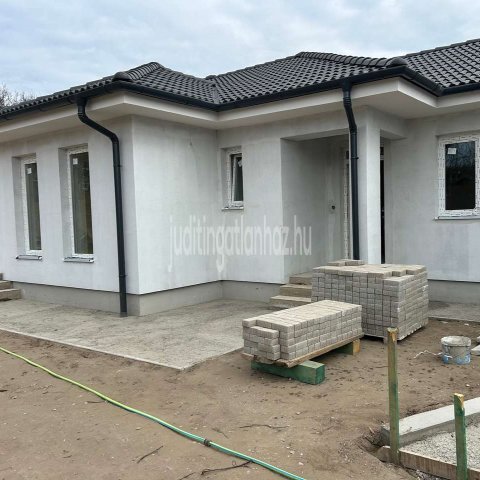 Eladó ikerház, Nyíregyházán 83 M Ft, 4 szobás