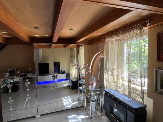 Eladó téglalakás, Szegeden 75 M Ft, 2 szobás