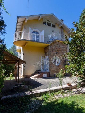 Kiadó ikerház, albérlet, Budapesten, II. kerületben, 6 szobás