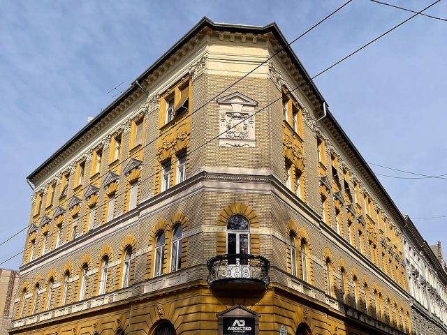 Eladó téglalakás, Budapesten, VIII. kerületben, Csepreghy utcában