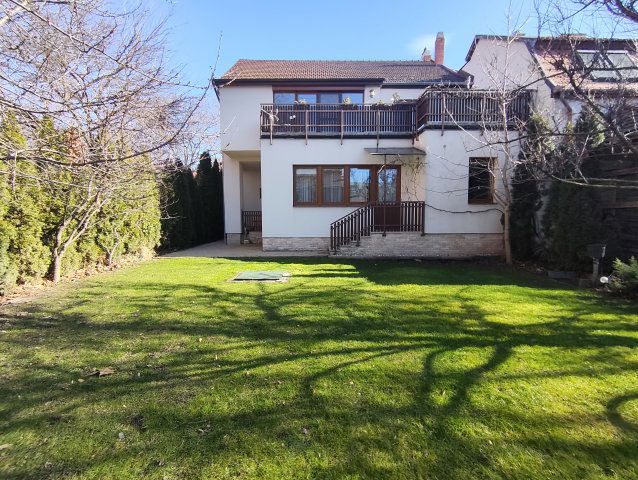 Eladó téglalakás, Győrött 109.99 M Ft, 3 szobás