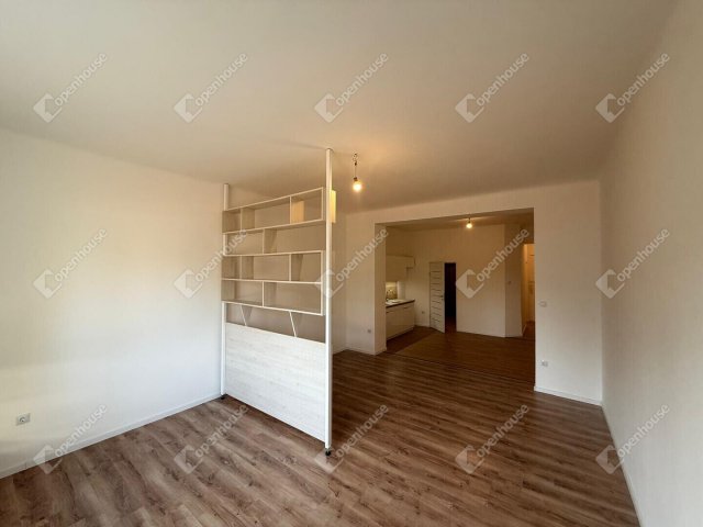 Eladó téglalakás, Kaposváron 48.5 M Ft, 1 szobás