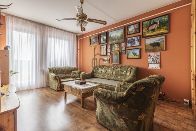 Eladó panellakás, Székesfehérvárott 57.8 M Ft, 3 szobás