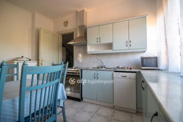 Eladó családi ház, Budakeszin 130 M Ft, 3 szobás