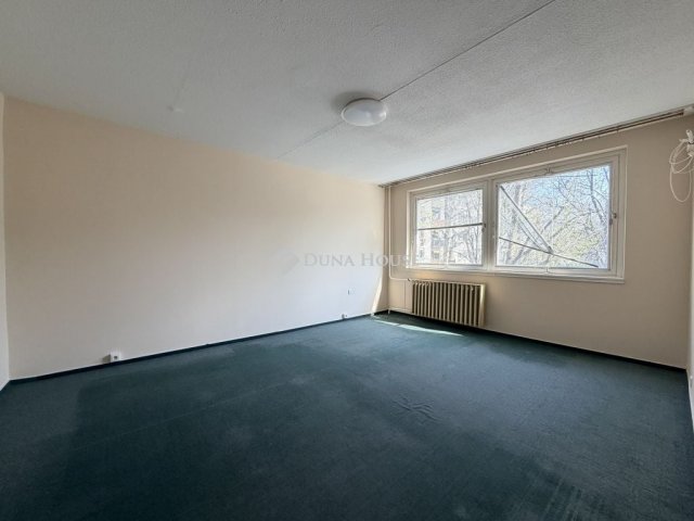 Eladó panellakás, Cegléden 36.9 M Ft, 1 szobás