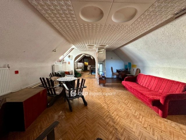 Eladó családi ház, Piliscsabán 69.9 M Ft, 6 szobás
