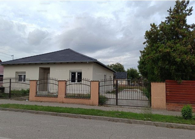 Eladó családi ház, Szigethalmon 89 M Ft, 4 szobás