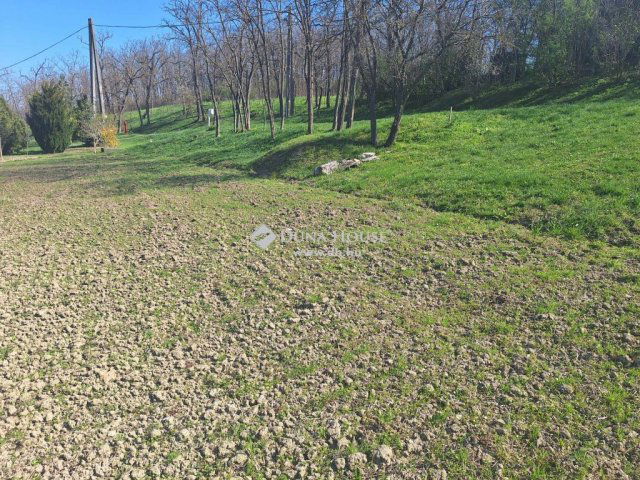 Eladó telek, Magyaralmáson 12 M Ft / költözzbe.hu