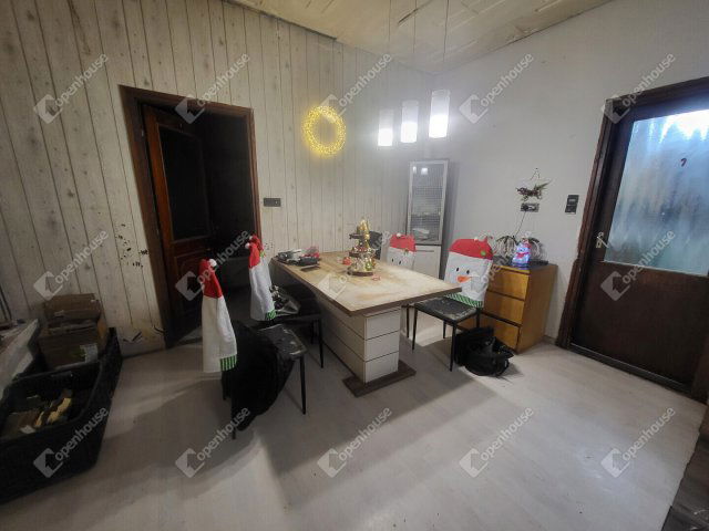 Eladó családi ház, Mogyorósbányán 34.8 M Ft, 4+2 szobás